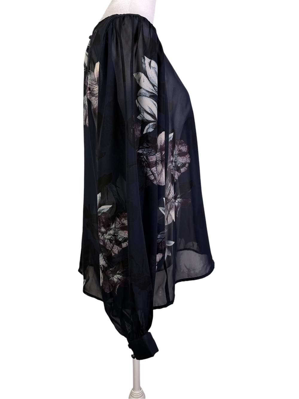 Hope & Harrow Navy Pink floral Sheer Blouse with Ballon sleeves Size L - Picture 3 of 11